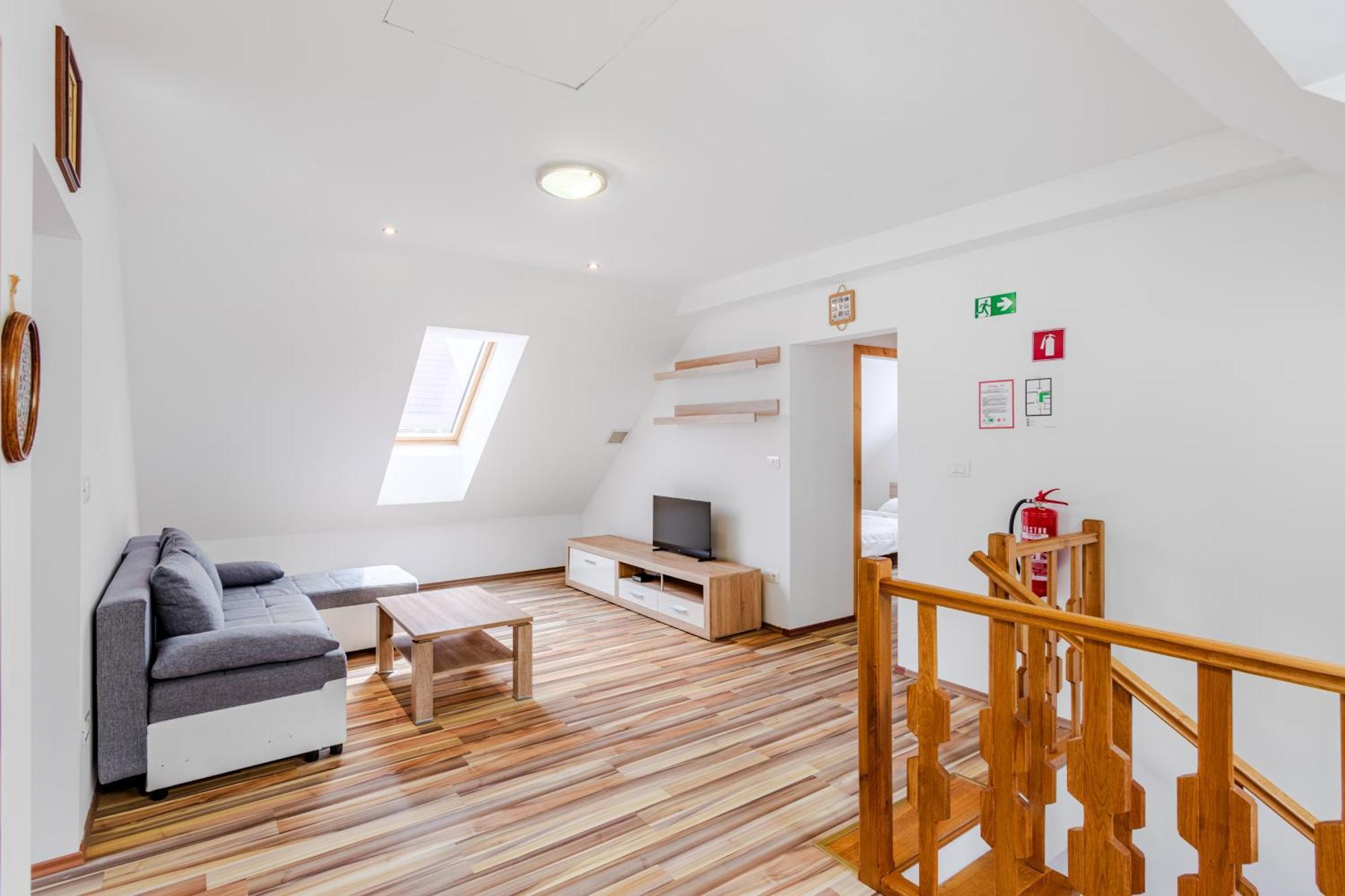 Apartment Pr' Stajercu With Free Onsite Parking ボヴェツ エクステリア 写真